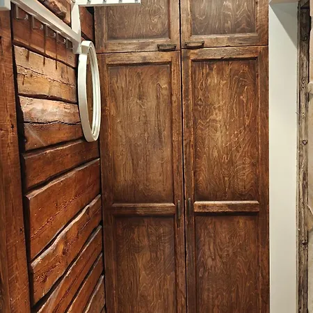 The Wooden Hideaway In The Heart Of Telliskivi Апартаменты